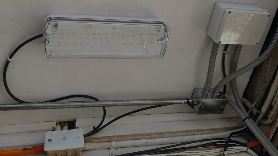 sistema de iluminacion de emergencia con normativa SEC