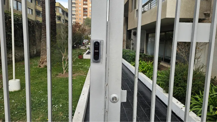 Instalación de Videoportero para Edificios y Condominios en Santiago | Nosteal 1 Nosteal instalacion de videopotero en condominio Providencia