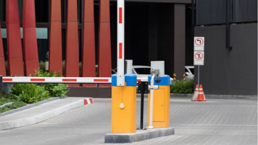 barrera automática estacionamiento condominio
