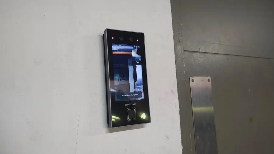 sistema de control de acceso en condominio Santiago