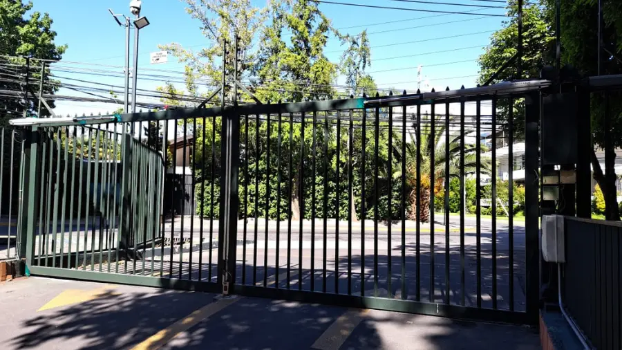Instalación de Portones Automáticos para Comunidades y Empresas en Santiago 7 Nosteal instalacion de porton electrico en macul