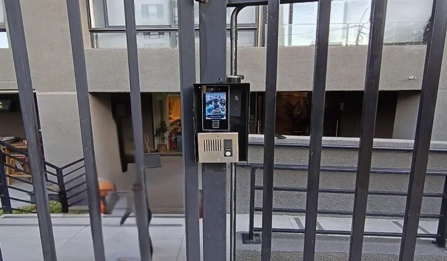 Control de Acceso con Reconocimiento Facial: Proyecto Exitoso en Edificio Isa Manuel Montt, Providencia 1 Nosteal reconocimiento facial en edificio residencial