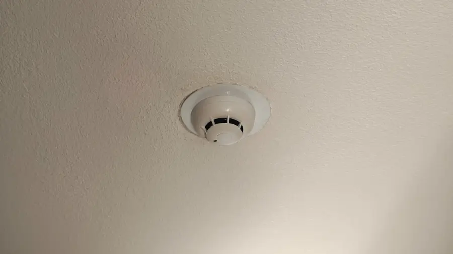 Nuevo Sistema de Incendios Paradox: Edificio Flandes 4 Nosteal servicio de instalacion de detectores de humo en macul