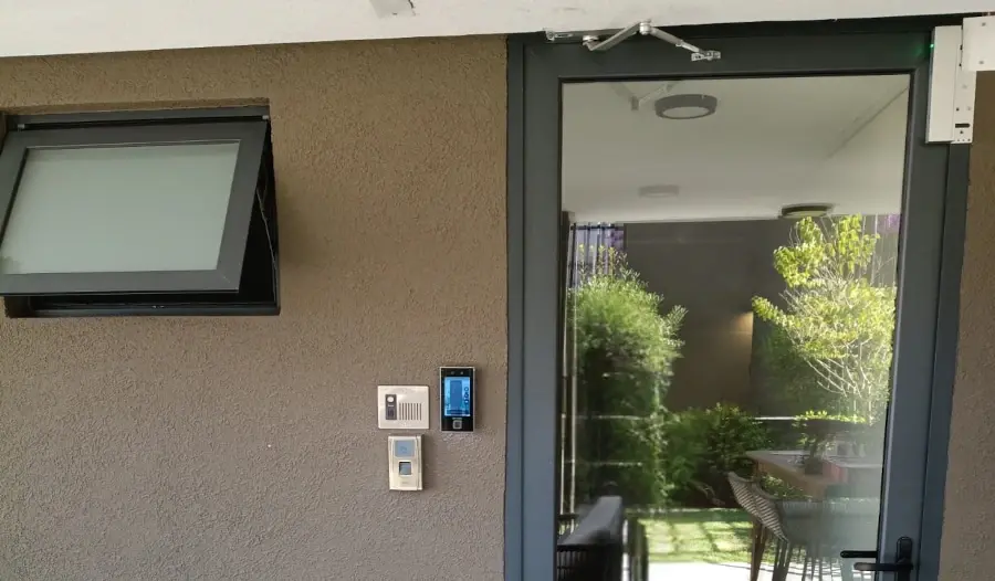 Control de Acceso con Reconocimiento Facial: Proyecto Exitoso en Edificio Isa Manuel Montt, Providencia 6 Nosteal sistema de videoportero IP Hikvision